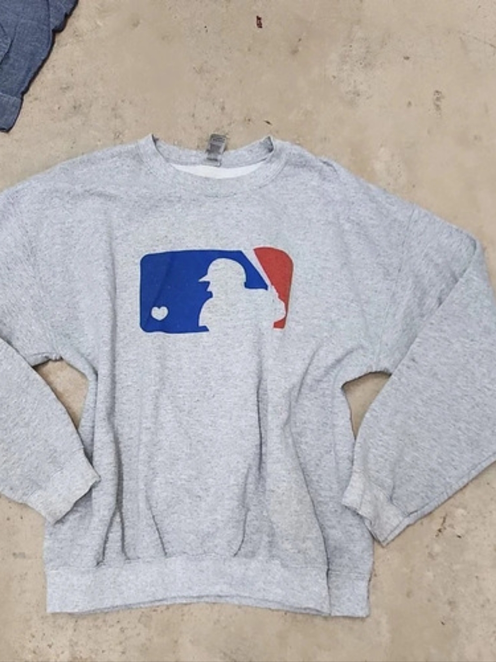 MLB Logo Gray Sweatshirt Size Large